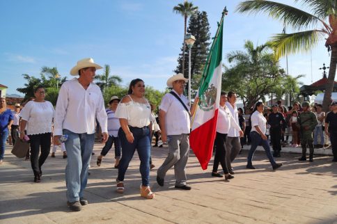 DESFILE (2)