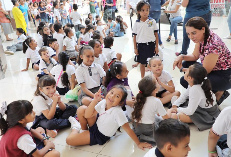 DIF LLEVA NIÑOS CINEPOLIS (5)