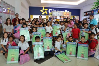 DIF LLEVA NIÑOS CINEPOLIS (7)