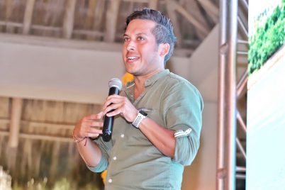 TRAVEL BLOGGERS (4)