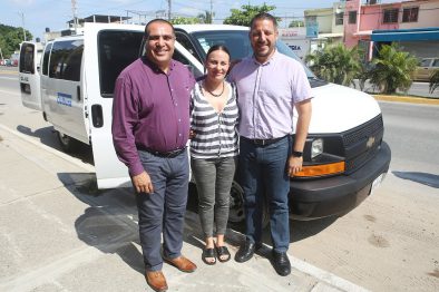 FOTO NOTA-IVC-Entrega de vehículo (4)