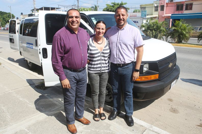 FOTO NOTA-IVC-Entrega de vehículo (4)