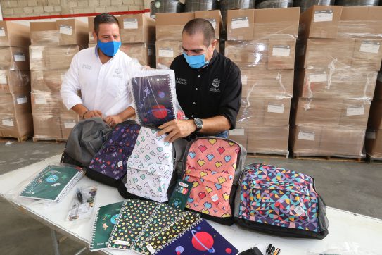 COMUNICADO 1486-Preparativos entrega útiles con mochila (4)