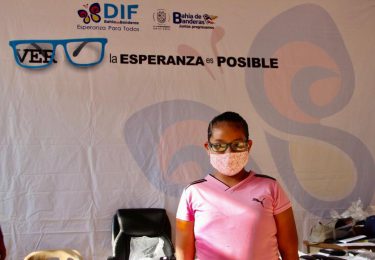 DIF BAHIA ENTREGO LENTES (2)