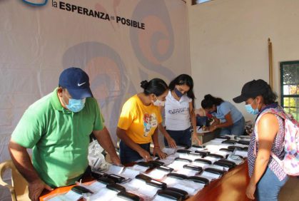 DIF BAHIA ENTREGO LENTES (5)